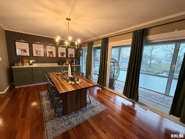 $379,000 | 373 Fir Road, Petersburg, IL 62675