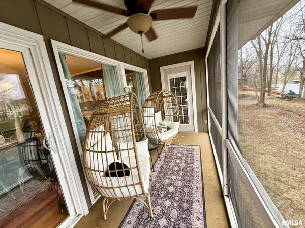 $379,000 | 373 Fir Road, Petersburg, IL 62675