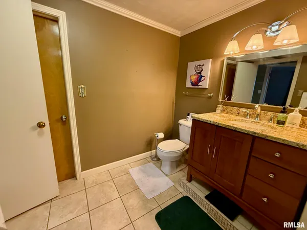 $379,000 | 373 Fir Road, Petersburg, IL 62675