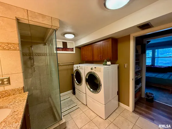 $379,000 | 373 Fir Road, Petersburg, IL 62675