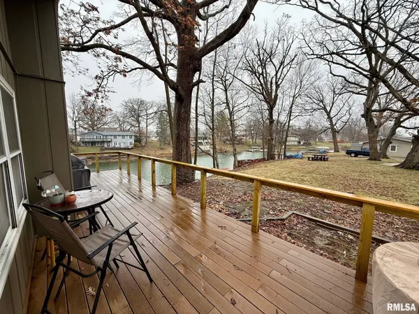 $379,000 | 373 Fir Road, Petersburg, IL 62675