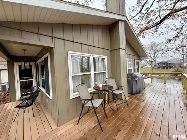 $379,000 | 373 Fir Road, Petersburg, IL 62675