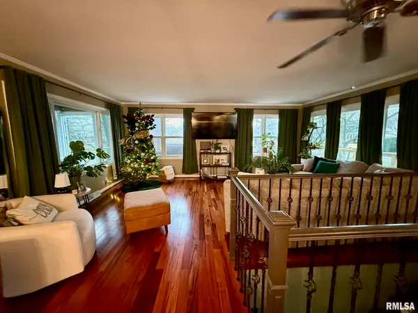 $379,000 | 373 Fir Road, Petersburg, IL 62675