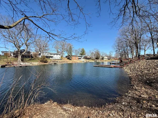 $379,000 | 373 Fir Road, Petersburg, IL 62675