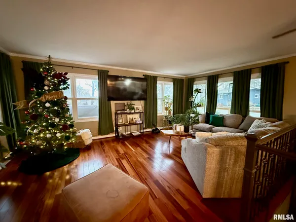 $379,000 | 373 Fir Road, Petersburg, IL 62675