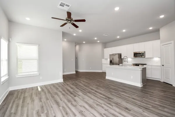 $2,675 | 21030 Shore Oak Drive, Unit A, Cypress, TX 77433