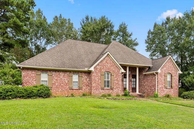 $379,900 | 124 Ashbrooke Boulevard, Madison, MS 39110
