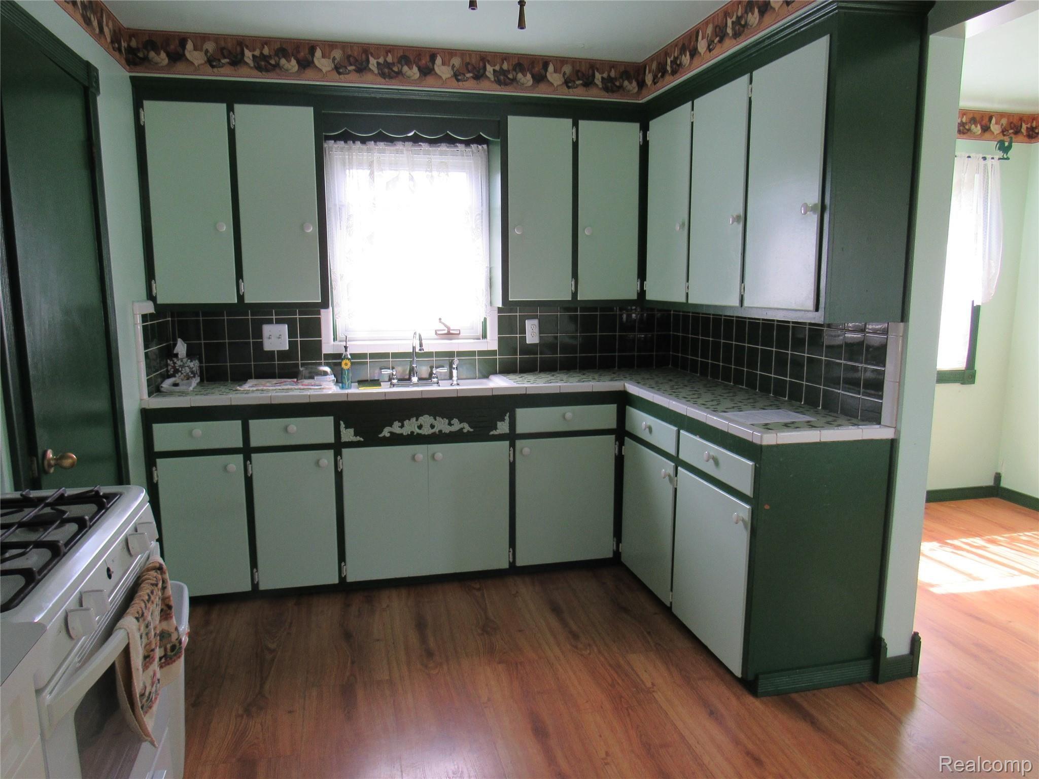 22901 Northline Road Taylor, MI 48180 - Photo 39 of 56 IMG_2172.JPG