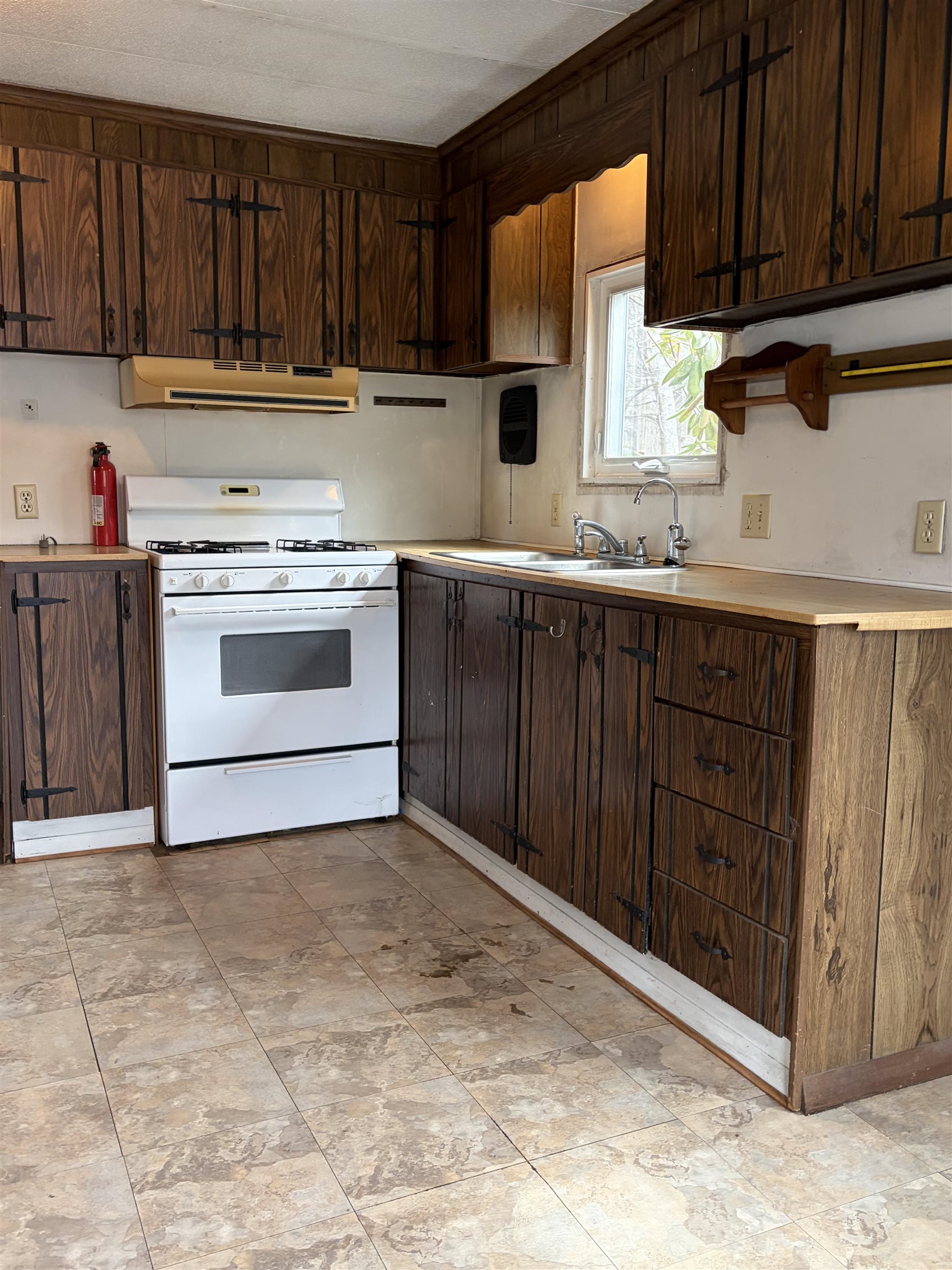 20 Jaffrey Road, Unit 9 Fitzwilliam, NH 03447 - Photo 4 of 23