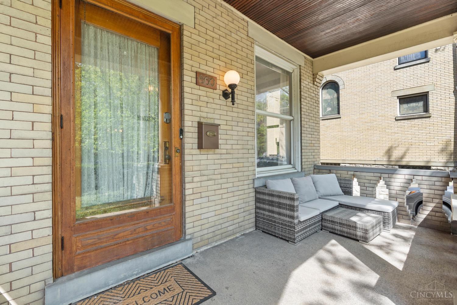 660 Riddle Road Cincinnati, OH 45220 - Photo 3 of 39 Gallery Image 3