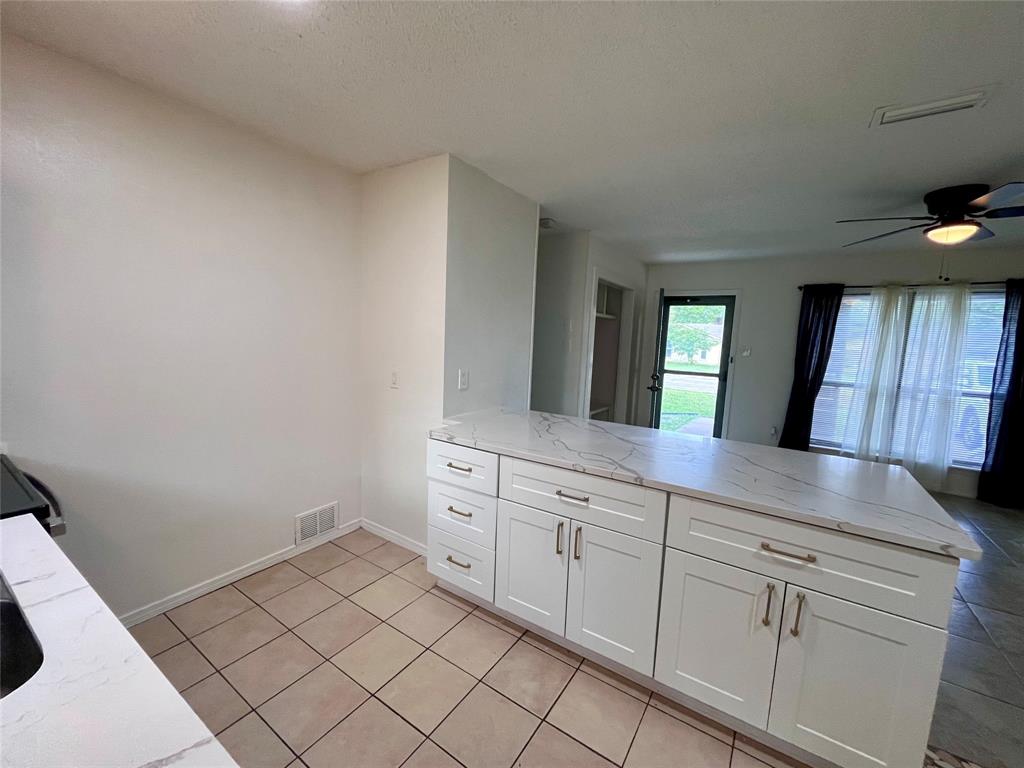 721 Lisa Lane Cedar Hill, TX 75104 - Photo 11 of 35