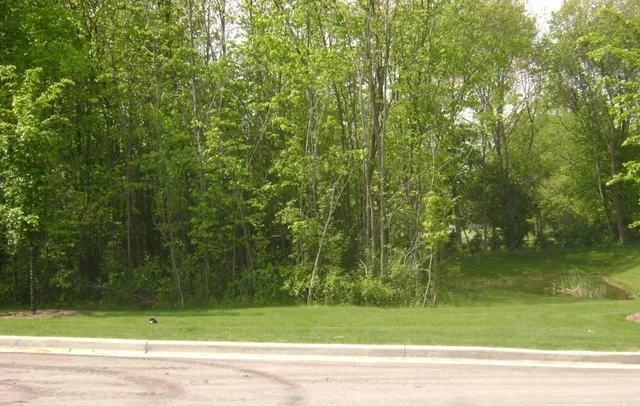 $189,900 | N80W13299 River Park Drive, Unit LT1, Menomonee Falls, WI 53051