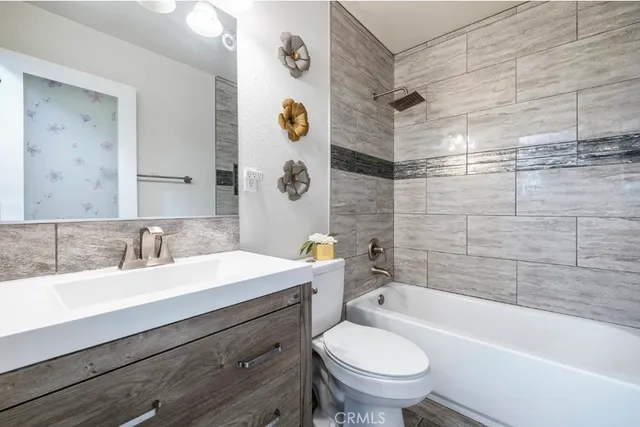 $345,000 | 55097 East Carmen Avenue, Fresno, CA 93727