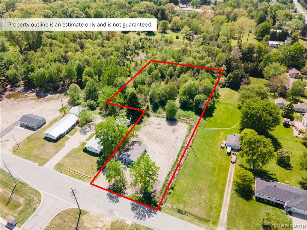 2971 Beach Road Port Huron, MI 48060 - Photo 4 of 29