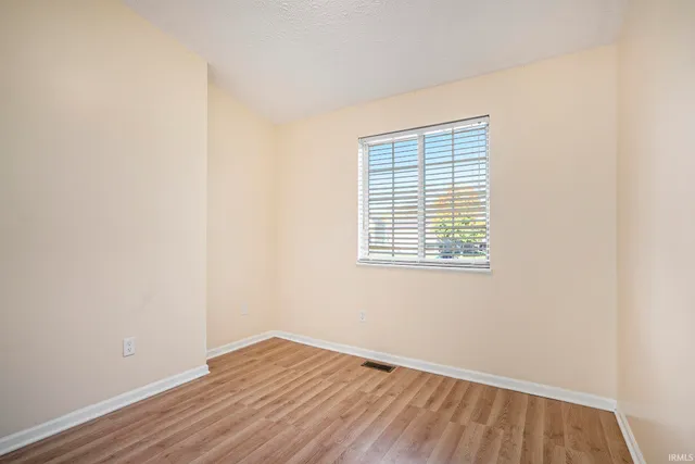 $285,900 | 507 Buffalo Court, Nappanee, IN 46550