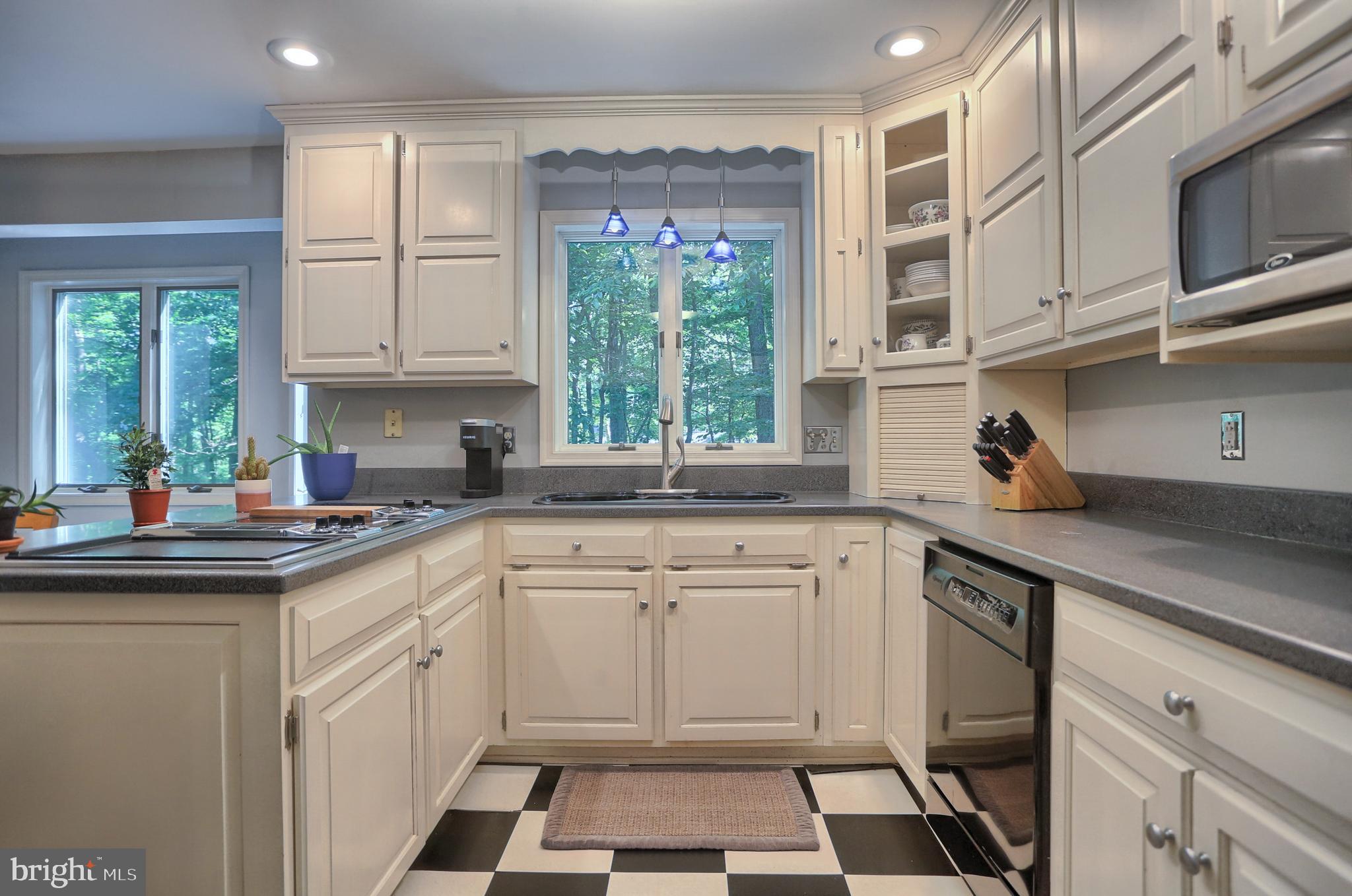 1364 Kuhn Road Boiling Springs, PA 17007 - Photo 15 of 47 Gallery Image 15