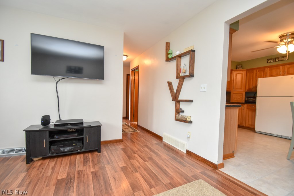 1062 Niles Vienna Road Vienna, OH 44473 - Photo 6 of 31 Gallery Image 6