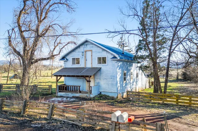 $199,900 | 45887 Pittville Road, McArthur, CA 96056