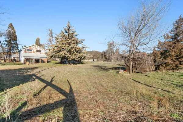 a view of a yard in front of house