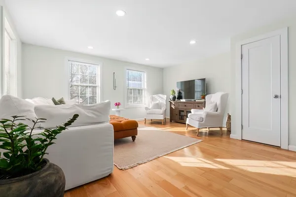 $799,900 | 27-29 Lake Street, Amesbury, MA 01913