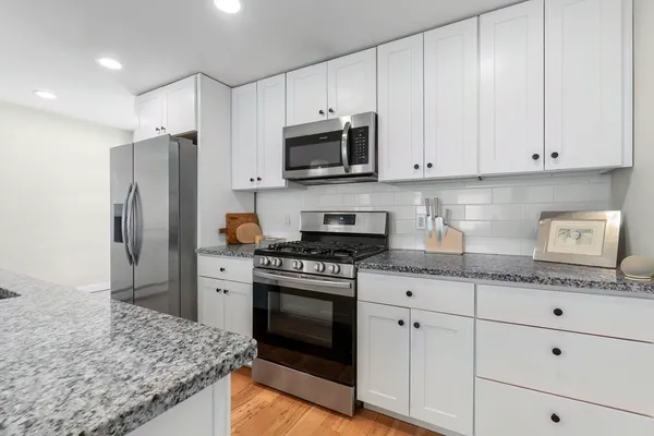 $799,900 | 27-29 Lake Street, Amesbury, MA 01913