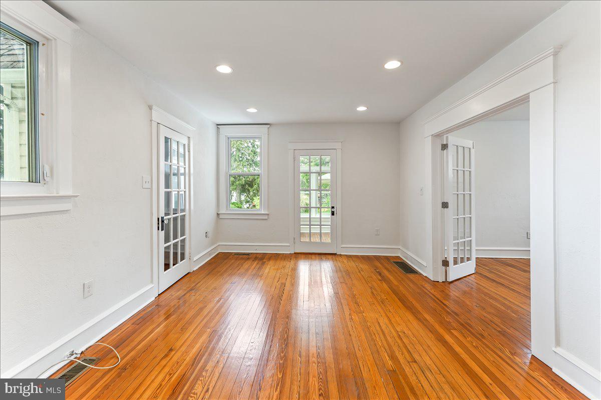 56 North Sproul Road Broomall, PA 19008 - Photo 5 of 16