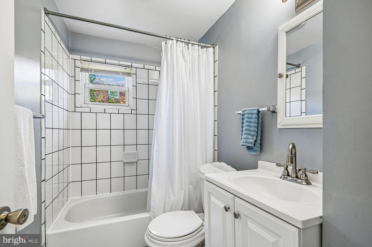 2757 Yarnall Road Halethorpe, MD 21227 - Photo 18 of 35 Full Bath on Upper Level
