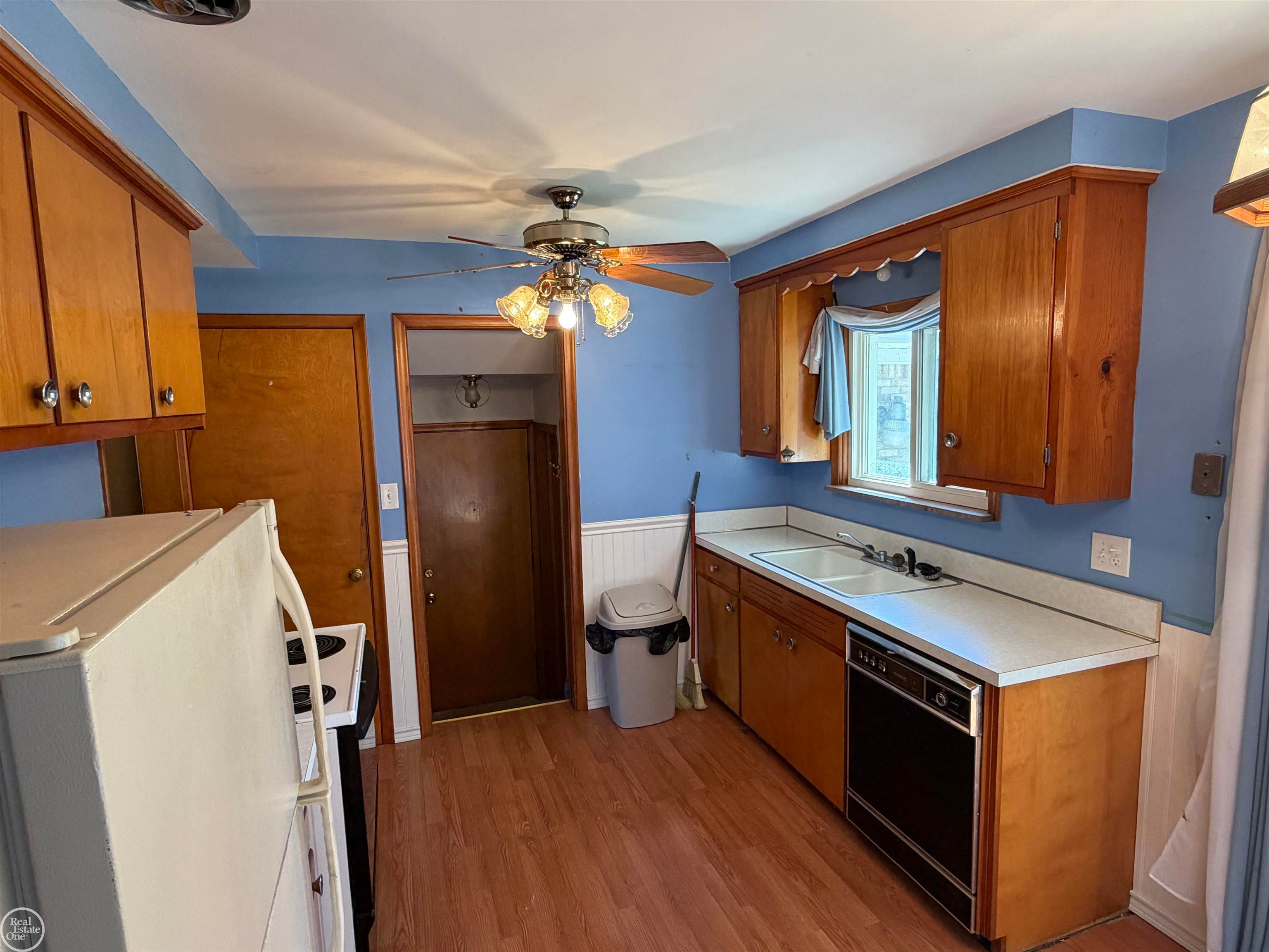 16990 Martin Road Roseville, MI 48066 - Photo 6 of 23 Gallery Image 6