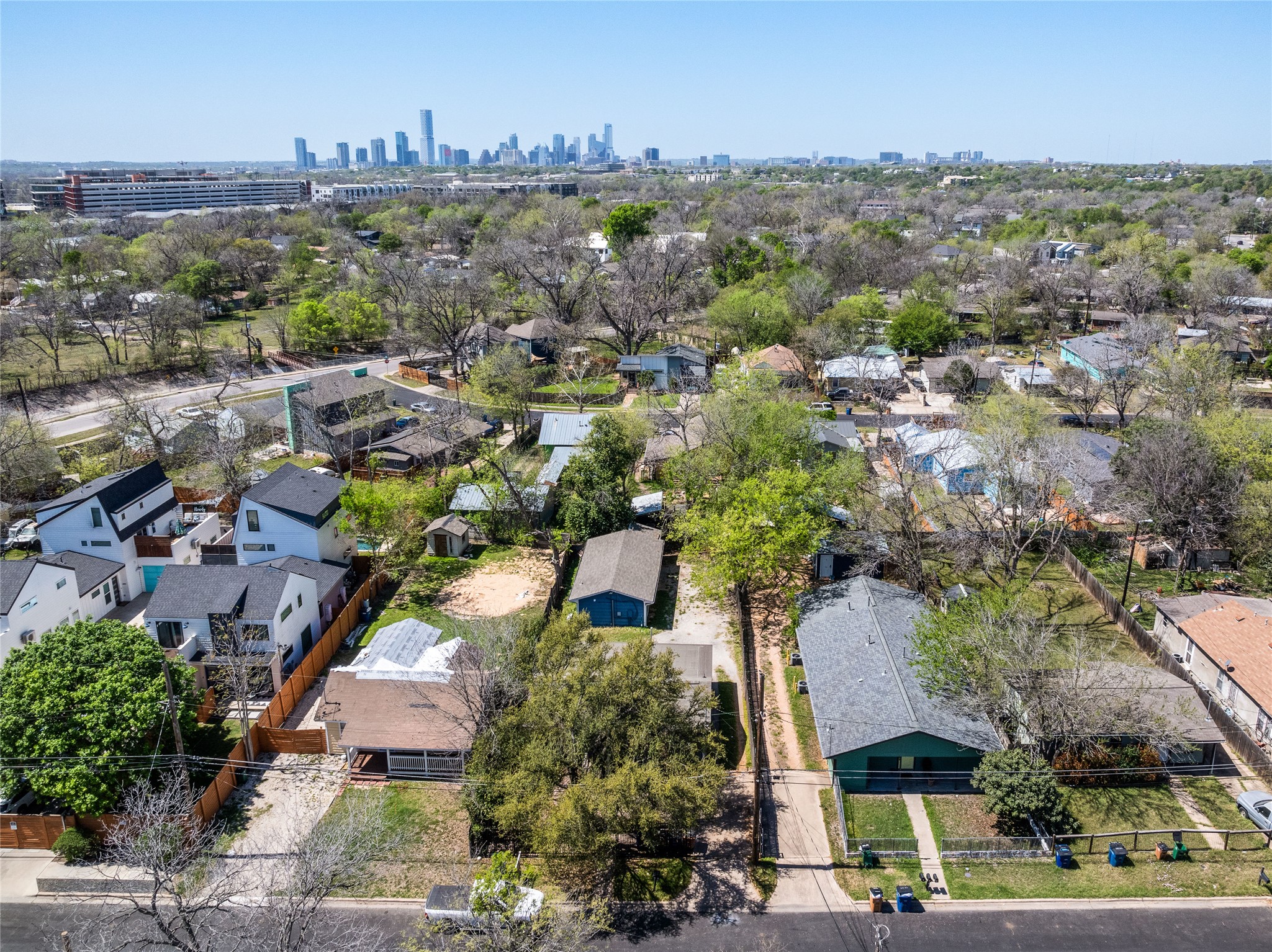 1116 Ebert Avenue, Unit B Austin, TX 78721 - Photo 19 of 28 an aerial view of multiple house