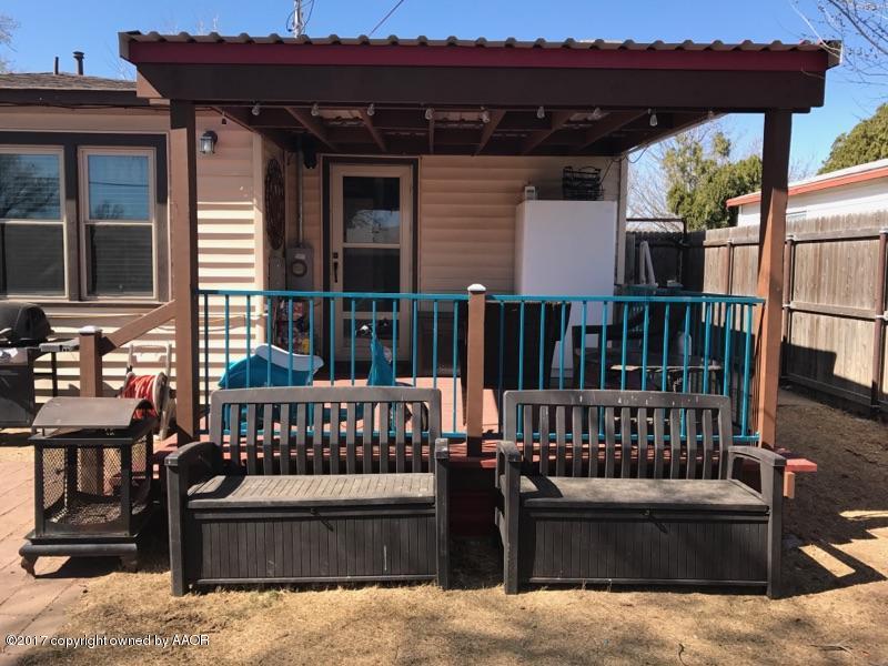 4317 South Travis Street Amarillo, TX 79110 - Photo 16 of 20 a view of a deck with furniture