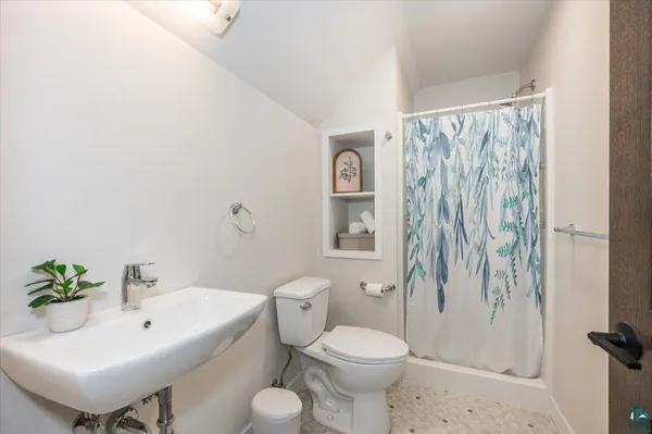 $799,900 | 5005 Knotty Wood Court, Hermantown, MN 55811