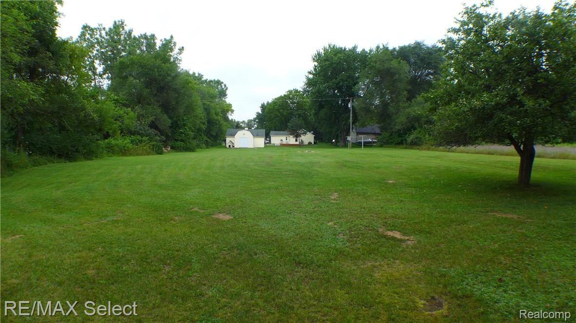 1266 Bowers Road Lapeer, MI 48446 - Photo 10 of 18 P1020809.JPG