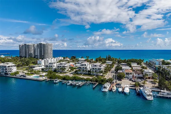 $3,995,000 | 350 Desoto Street, Hollywood, FL 33019