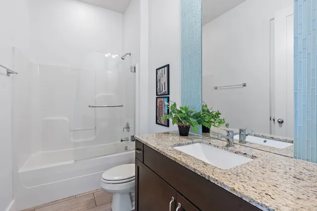 $375,000 | 210 30th Avenue North, Unit 413, Nashville, TN 37203