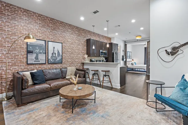 $375,000 | 210 30th Avenue North, Unit 413, Nashville, TN 37203