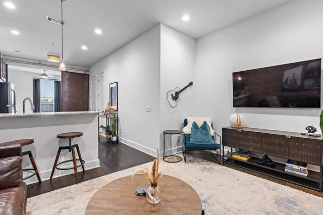 $375,000 | 210 30th Avenue North, Unit 413, Nashville, TN 37203