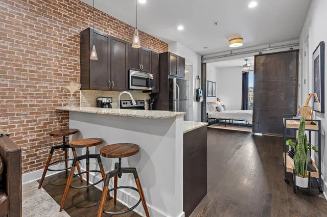 $375,000 | 210 30th Avenue North, Unit 413, Nashville, TN 37203