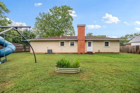 $265,000 | 421 South 1st Street, Krum, TX 76249