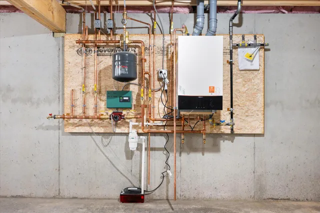 $599,000 | 7 Donegal Drive, Bangor, ME 04401