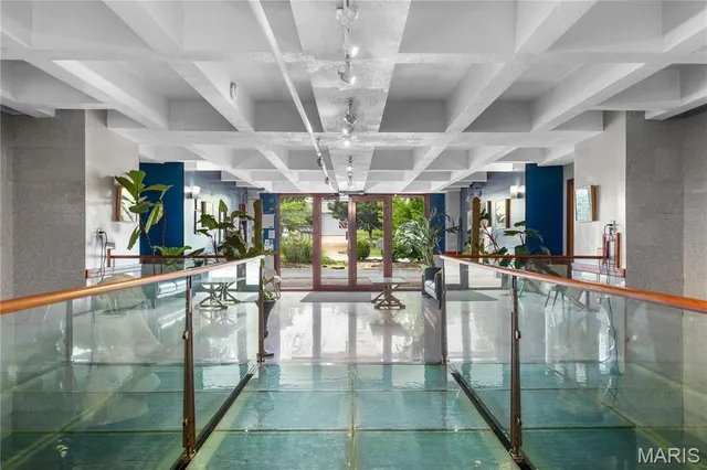 $9,750,000 | 3450 Russell Boulevard, St. Louis, MO 63104