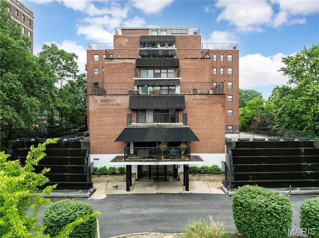 $9,750,000 | 3450 Russell Boulevard, St. Louis, MO 63104