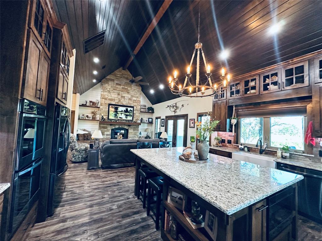 125 Drake Court Comanche, TX 76442 - Photo 19 of 35 a kitchen with lots of counter top space