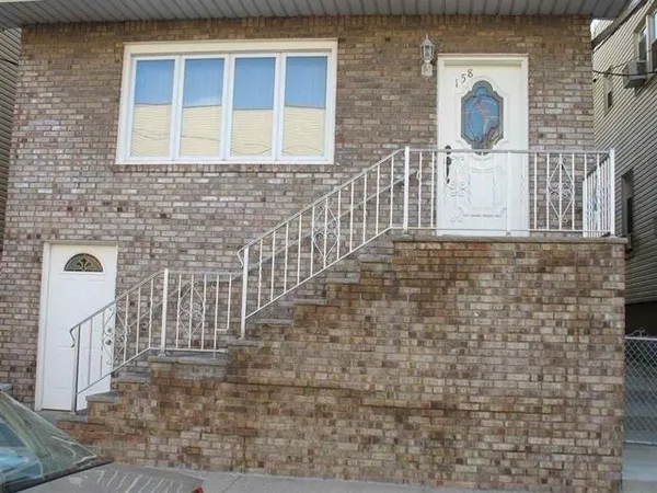 $1,700 | 158 West 20th Street, Bayonne, NJ 07002