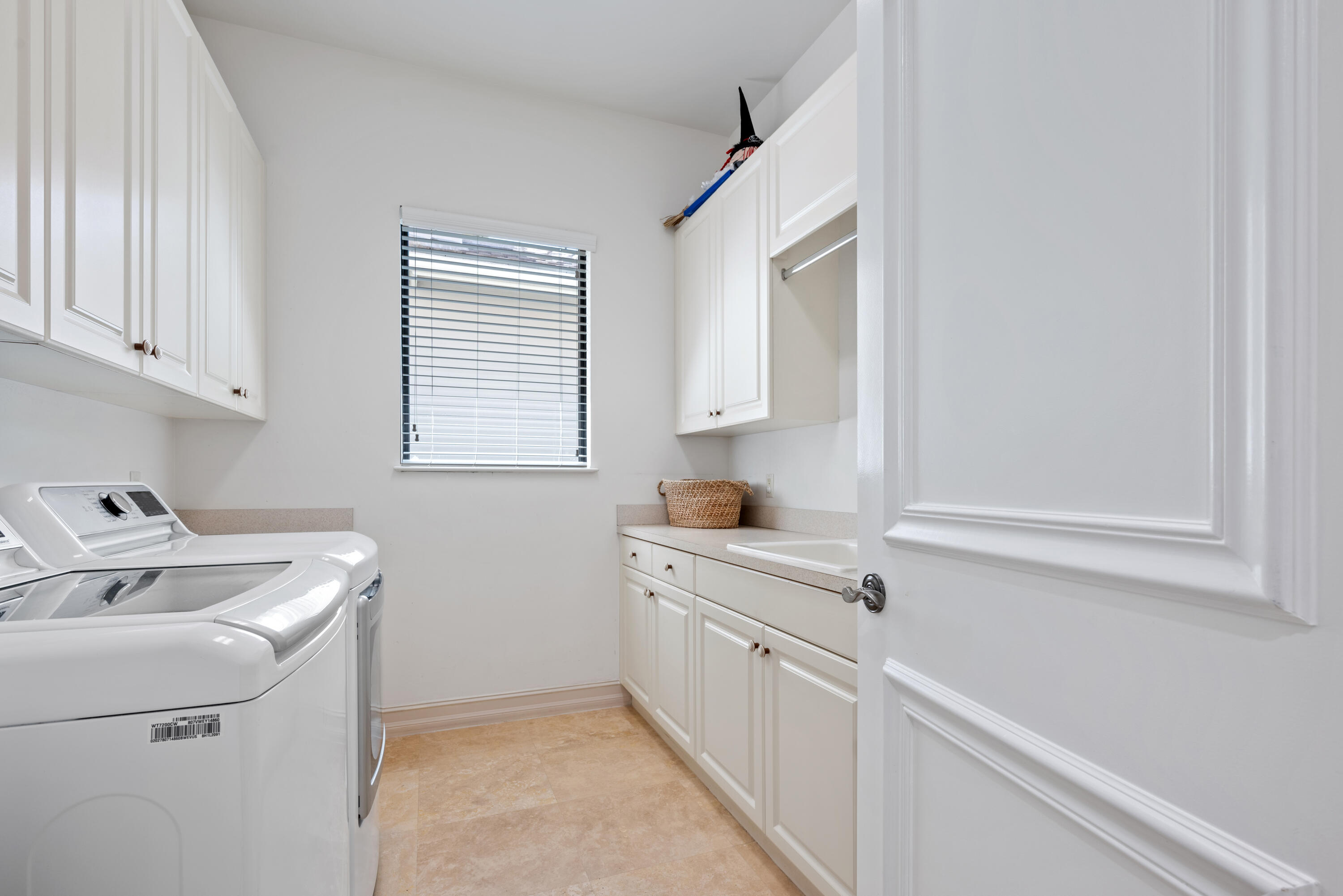 17832 Key Vista Way Boca Raton, FL 33496 - Photo 29 of 51 Laundry Room