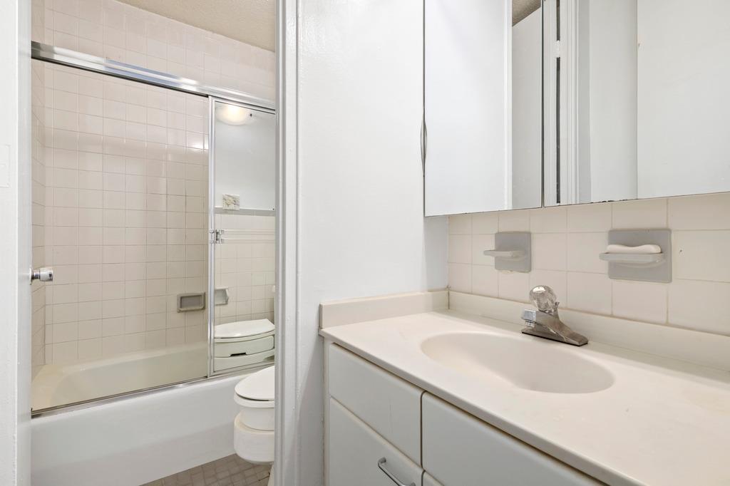 300 East 40th Street, Unit 28P Manhattan, NY 10016 - Photo 6 of 16