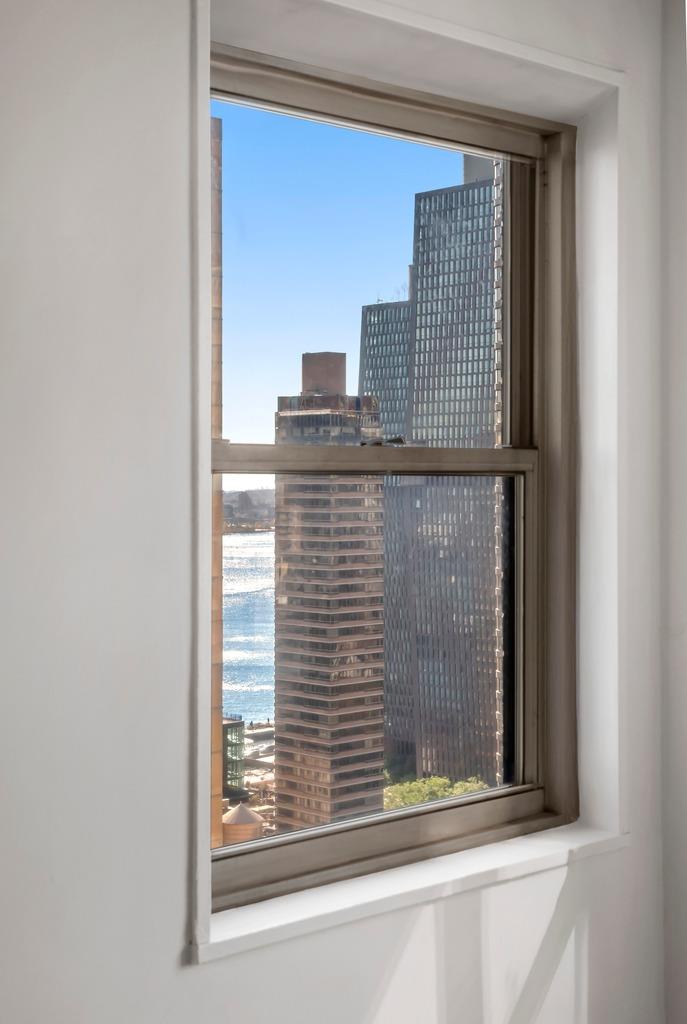 300 East 40th Street, Unit 28P Manhattan, NY 10016 - Photo 8 of 16