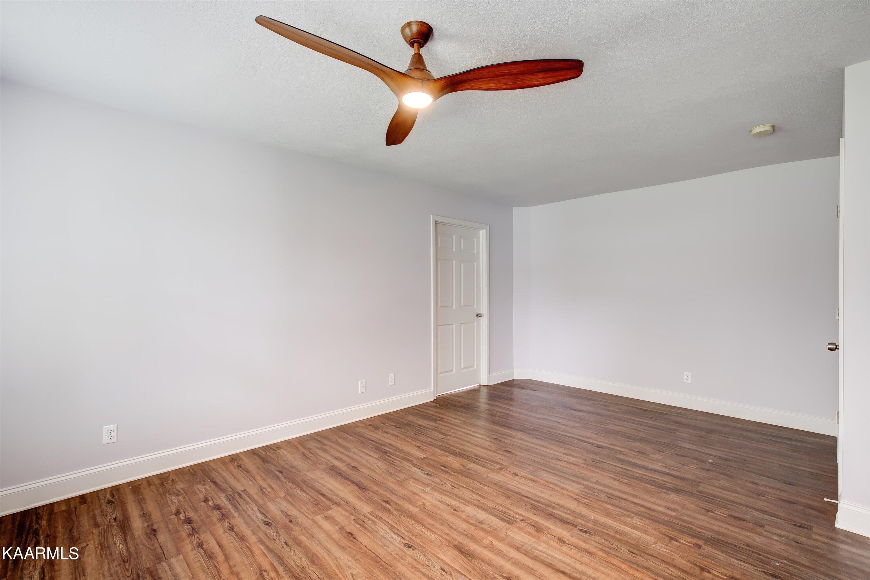 834 Alcoa Road Alcoa, TN 37701 - Photo 19 of 25 19-834 Alcoa Rd-19