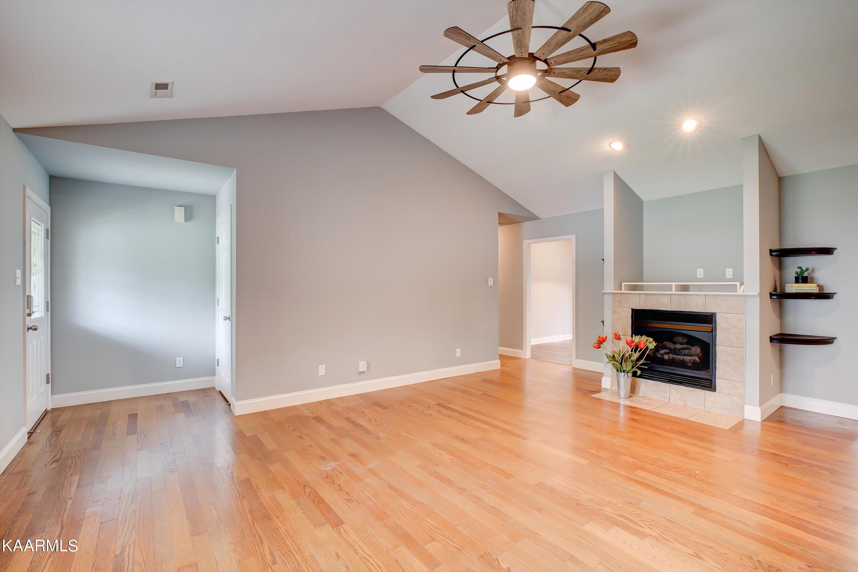 834 Alcoa Road Alcoa, TN 37701 - Photo 5 of 25 05-834 Alcoa Rd-5