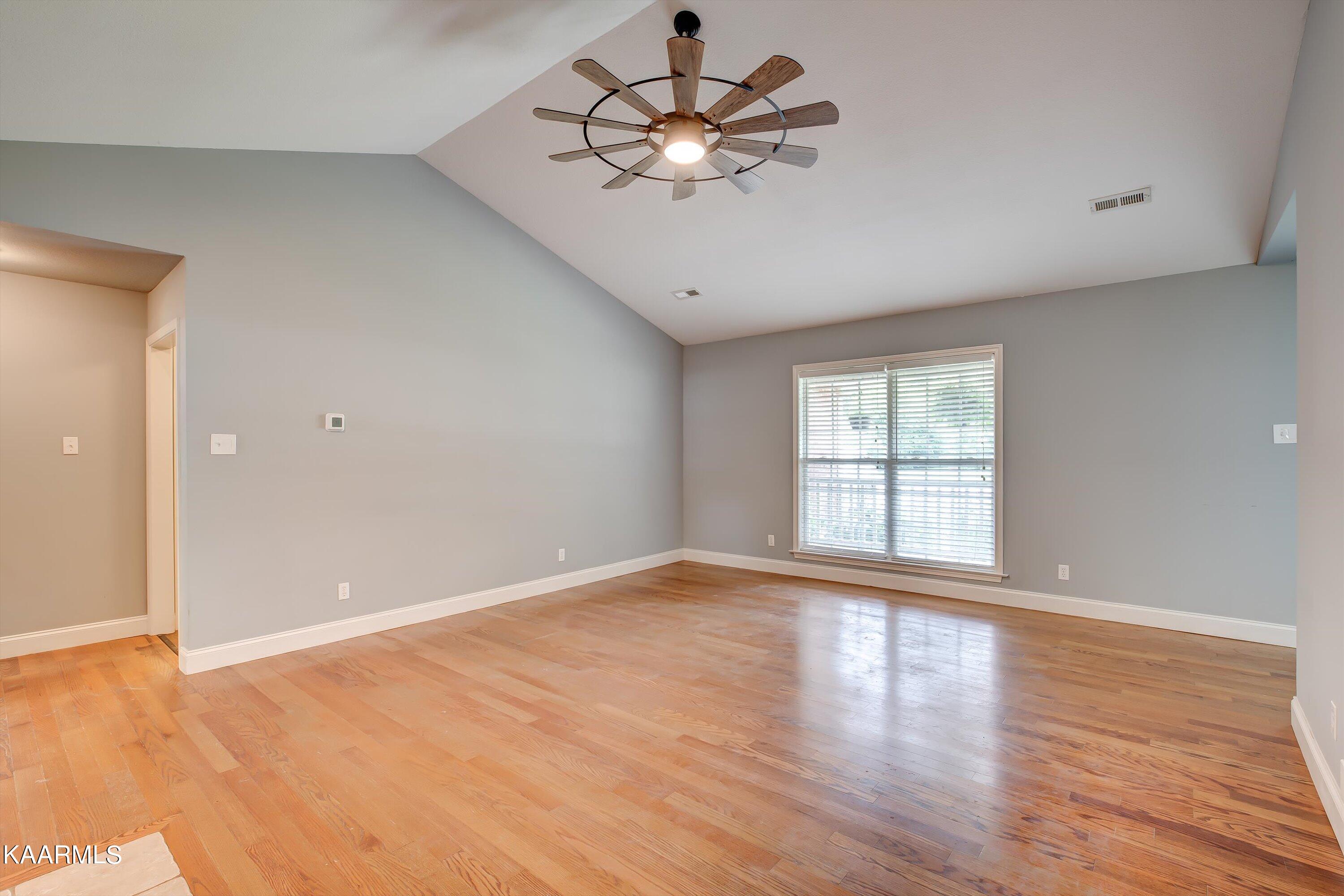 834 Alcoa Road Alcoa, TN 37701 - Photo 7 of 25 07-834 Alcoa Rd-7