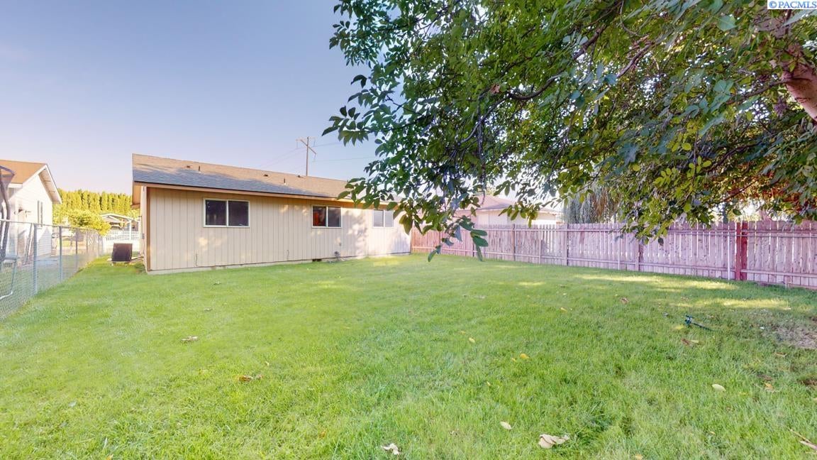 807 Ismo Loop Sunnyside, WA 98944 - Photo 19 of 22 Gallery Image 19